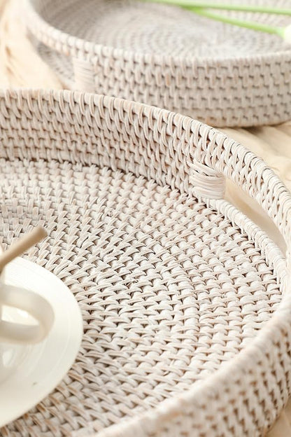 HITOMEN Hand-Woven Round Rattan Serving Tray Decorative Ottoman Wicker Platter with Handles for Coffee Table, Breakfast, Drinks, Snack, Bread, Fruit, Vegetables (Whitewash Set of 2: M+L)