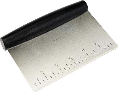 Amazon Basics Multi-Purpose Bench Scraper, Stainless Steel Dough Cutter with Measurement Marks, Dishwasher Safe, Non-slip Contoured Grip, 6", Black, Silver