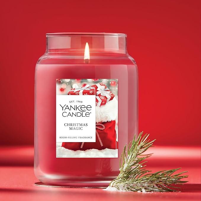 Yankee Candle Christmas Magic, Christmas Scented Candle, 22oz Large Jar with up to 150 Hour Burn Time, Giftable, Holidays