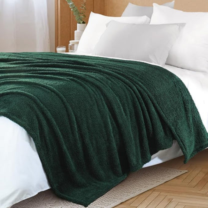 Exclusivo Mezcla Fleece Twin Size Bed Blanket, Ultra Soft, Lightweight and Fuzzy Forest Green Blanket for Women, Home Decor, 60x80 Inches