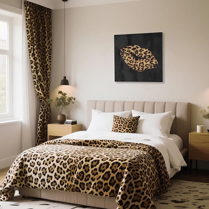Fashion Lip Canvas Wall Art Sexy Leopard Lip Wall Decor Cheetah Print Room Decor Framed Picture Artwork for Bedroom Bathroom Dressingroom 32x32Inch