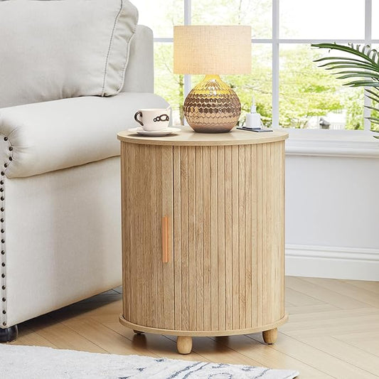 Fluted Round End Table with Charging Station, Farmhouse Small Sofa Side Table with Sliding Tambour Door & Storage, Mid-Century Wood Fulted Nightstands for Living Room, Bedroom ((Natural)