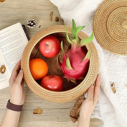 Hipiwe Round Rattan Boxes with Lid Natural Woven Storage Basket Bin Multi-Purpose Wicker Tray Weaving Decorative Shelf Basket Farmhouse Picnic Bread Fruit Table Storage Basket