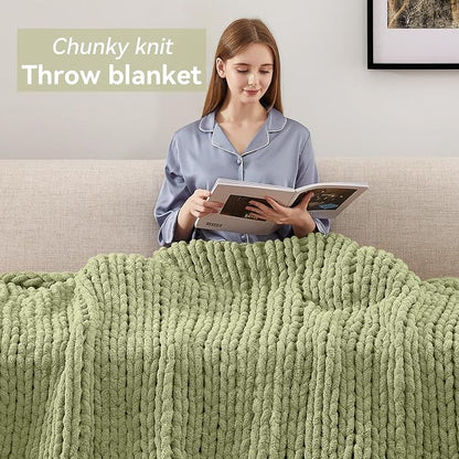 Negwoo Chunky Knit Throw Blanket, 40''*50'' Knitted Throw Chenille Yarn for Bed Couch, Handmade Light Green Crochet Big Thick Blanket, Machine Washable Cute Comfy Blanket for Home Decor