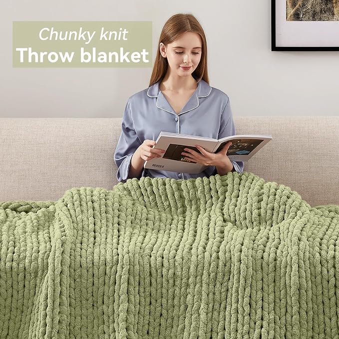 Negwoo Chunky Knit Throw Blanket, 50''*60'' Knitted Throw Chenille Yarn for Bed Couch, Handmade Light Green Crochet Big Thick Blanket, Machine Washable Cute Comfy Blanket for Home Decor