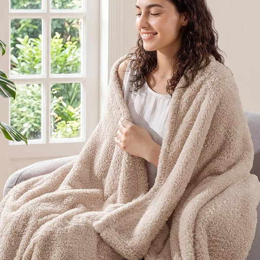 Exclusivo Mezcla Fleece Camel Throw Blanket for Couch Sofa, Ultra Soft, Lightweight and Fluffy Blankets for Women, All Season, 50x60 Inches