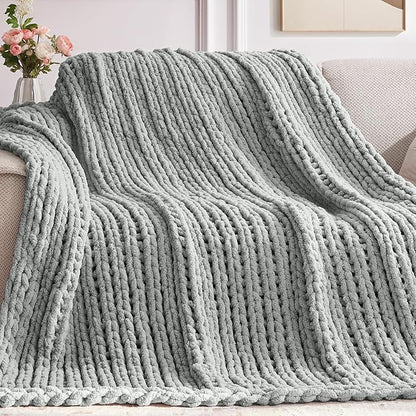 Negwoo Chunky Knit Throw Blanket, 40''*50'' Knitted Throw Chenille Yarn for Bed Couch, Handmade Light Grey Crochet Big Thick Blanket, Machine Washable Cute Comfy Blanket for Home Decor