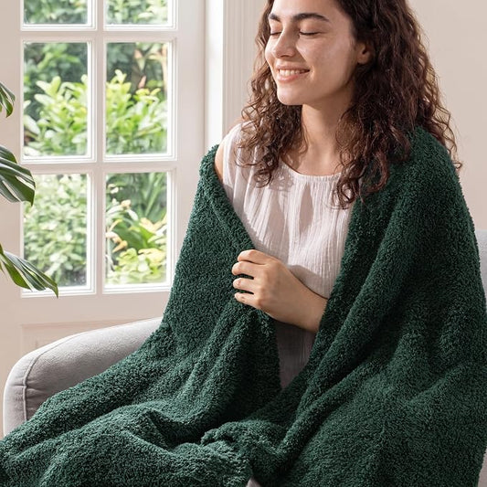 Exclusivo Mezcla Fleece Forest Green Throw Blanket for Couch Sofa, Ultra Soft, Lightweight and Fluffy Blankets for Women, All Season, 50x60 Inches