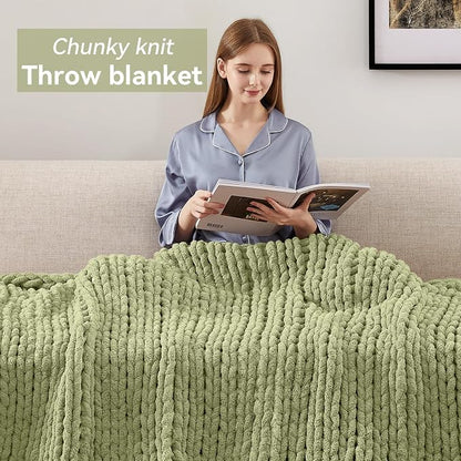 Negwoo Chunky Knit Throw Blanket, 80''*90'' Knitted Throw Chenille Yarn for Bed Couch, Handmade Light Green Crochet Big Thick Blanket, Machine Washable Cute Comfy Blanket for Home Decor