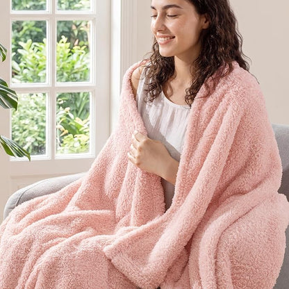 Exclusivo Mezcla Fleece Bed Blankets Queen Size, Ultra Soft, Lightweight and Fuzzy Light Pink Blanket for Women, Home Decor, 90x90 Inches