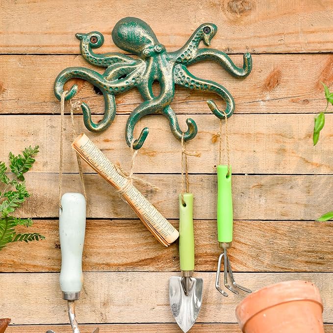 Sungmor Cast Iron Key Holder for Wall, Decorative Octopus Hanger with 6 Hooks, Vintage Green Wall Hooks for Towel, Bathrobe, Necklaces, Purse, Dog Leashes, Bathroom Nautical Decor